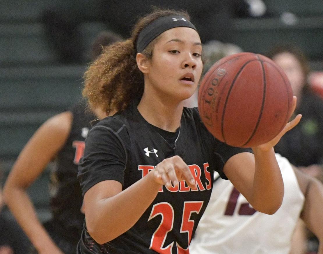 Cardinal Ritter played Edwardsville in the St. Joseph's Shootout